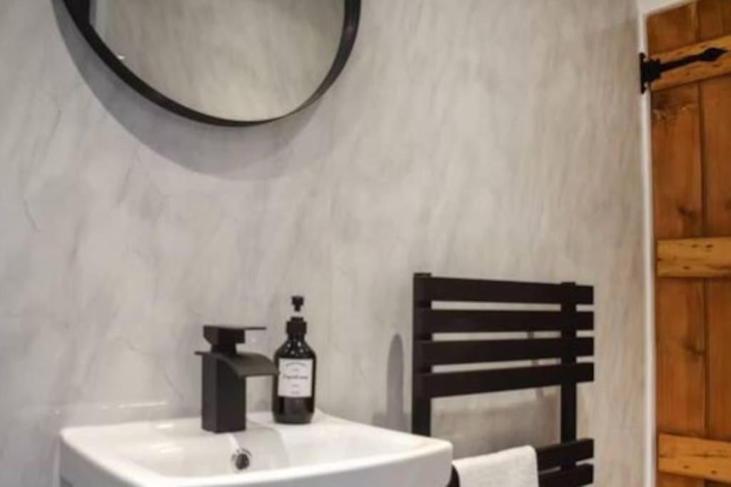 Beautiful Renovated Cottage In Mersham Ashford Kent Buitenkant foto