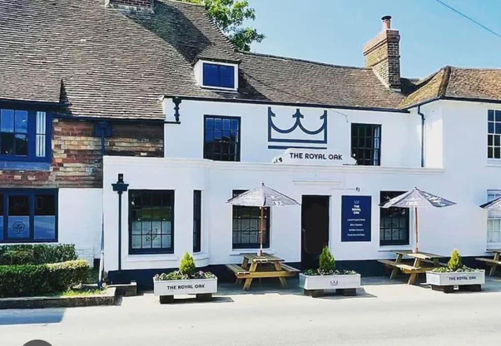 Beautiful Renovated Cottage In Mersham Ashford Kent Buitenkant foto